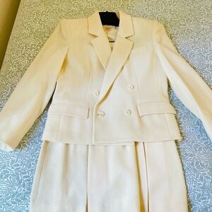 Vintage Saville Cream 100% Wool Ladies Suit with Skirt & Jacket Size 8 Petite